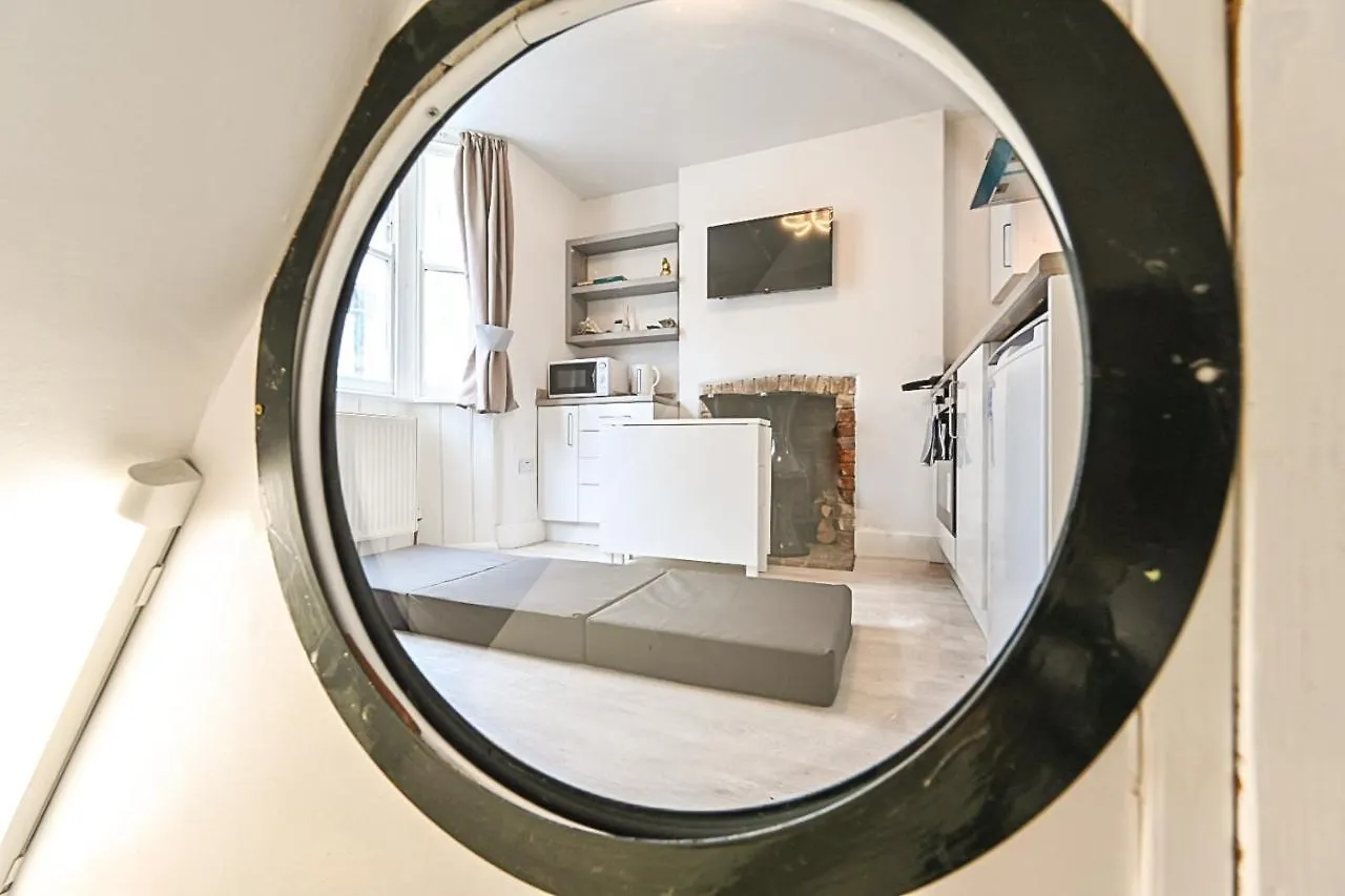 Stylish Modern Two Bedroom Fishermans Cottage Central Μπράιτον Σπίτι διακοπών